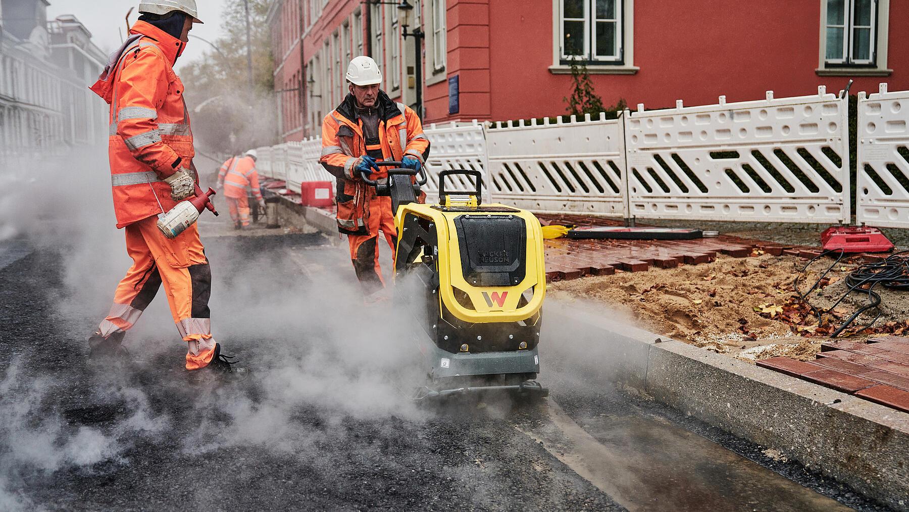 vibratory plate in action in hamburg, germany