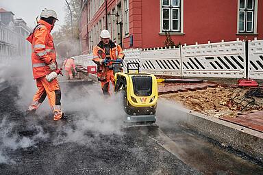 vibratory plate in action in hamburg, germany