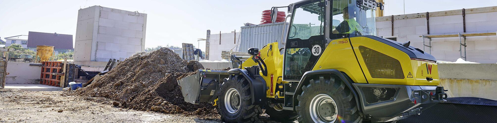 Cargadora de ruedas 1150 en acción