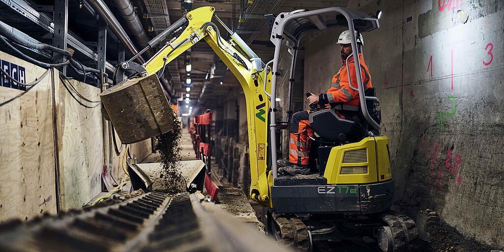 Escavadora elétrica em ação